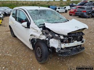 damaged passenger cars Peugeot 108 108, Hatchback, 2014 1.0 12V 2016/9