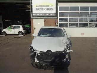 Coche accidentado Renault Clio Clio IV (5R), Hatchback 5-drs, 2012 0.9 Energy TCE 90 12V 2019/1
