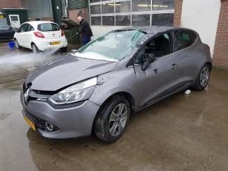 Coche accidentado Renault Clio Clio IV (5R), Hatchback 5-drs, 2012 1.5 Energy dCi 90 FAP 2015/9