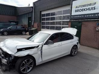 damaged passenger cars BMW 3-serie 3 serie (F30), Sedan, 2011 / 2018 320i 2.0 16V 2018/1