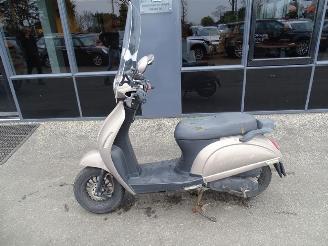 damaged scooters Senzo   2016/2