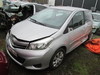Auto incidentate Toyota Yaris 1,3 Lounge 2012/3