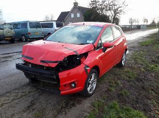 uszkodzony samochody osobowe Ford Fiesta 1.2 16v 2014/2