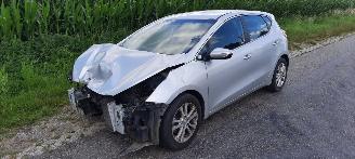 Damaged car Kia Cee d 1.6 crdi 2012/6
