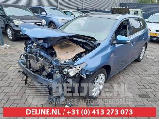 uszkodzony samochody osobowe Toyota Auris Touring Sports Auris Touring Sports (E18), Combi, 2013 / 2018 1.8 16V Hybrid 2016/2