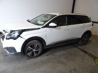 damaged commercial vehicles Peugeot 5008 1.2 THP 2019/1