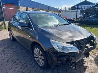 damaged passenger cars Opel Astra Astra J (PC6/PD6/PE6/PF6), Hatchback 5-drs, 2009 / 2015 1.4 Turbo 16V 2011/11