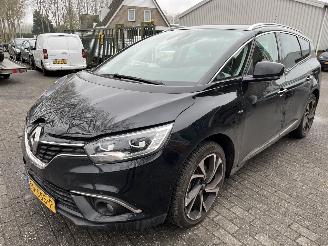 krockskadad bil bromfiets Renault Grand-scenic 1.3 TCE Bose 2018/5