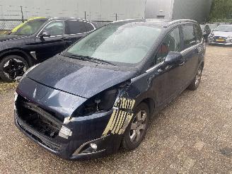 škoda osobní automobily Peugeot 5008 1.6 HDI  Style  Automaat  ( 7 Persoons ) 2015/10