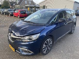 Damaged car Renault Grand-scenic 1.3 TCE Business Zen  7 persoons 2022/1