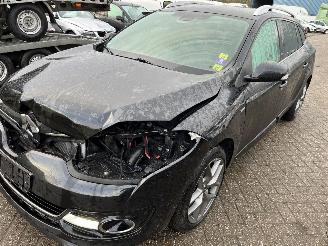 Auto incidentate Renault Mégane Estate 1.6 DCI Bose 2015/3