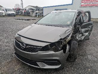 uszkodzony samochody osobowe Opel Astra 1.5 2021/1