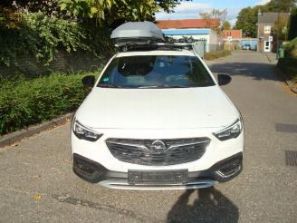 damaged scooters Opel Insignia 2.0 TURBO 4X4 COUNTRY 260PK!! 2017/11