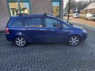 Opel Zafira 2.2 COSMO 7 PERSOONS picture 8