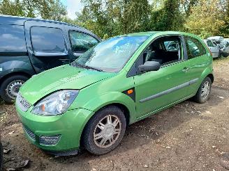 damaged commercial vehicles Ford Fiesta 1.3-8V Style 2006/3