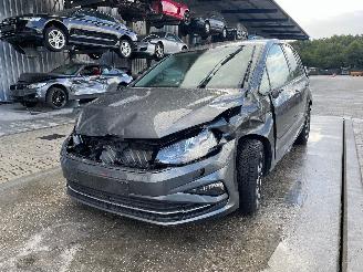 damaged caravans Volkswagen Golf Sportsvan 1.0 TSI 2019/2