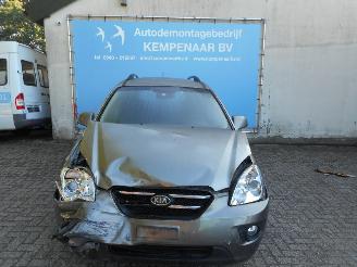 uszkodzony samochody osobowe Kia Carens Carens III (FG) MPV 2.0i CVVT 16V (G4KA) [106kW]  (09-2006/03-2013) 2010
