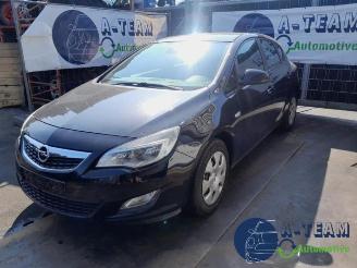 Voiture accidenté Opel Astra Astra J (PC6/PD6/PE6/PF6), Hatchback 5-drs, 2009 / 2015 1.4 Turbo 16V 2010/6