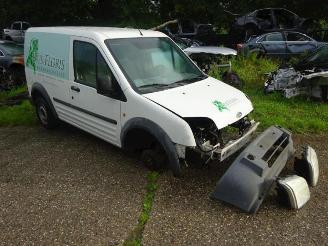 Salvage car Ford Transit Connect  2005/3