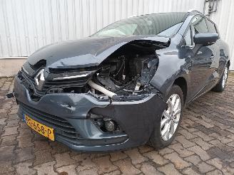 damaged machines Renault Clio Clio IV Estate/Grandtour (7R) Combi 5-drs 1.5 Energy dCi 110 FAP (K9K-=
646(K9K-F6)) [81kW]  (06-2016/...) 2017/7