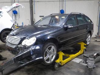 rozbiórka samochody osobowe Mercedes C-klasse C Combi (S203) Combi 3.0 C-320 CDI V6 24V (OM642.910) [165kW]  (06-200=
5/08-2007) 2006/3