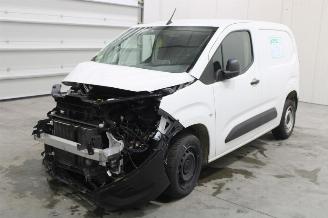 Damaged car Opel Combo  2022/3