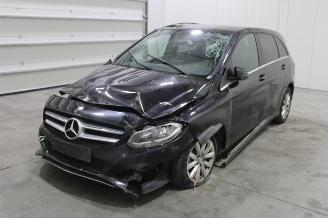 demontáž osobní automobily Mercedes B-klasse B 180 2015/12