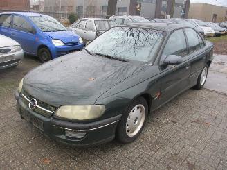 damaged passenger cars Opel Omega  1995/1