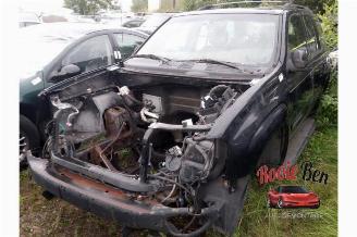 damaged passenger cars Chevrolet TrailBlazer  2003/4