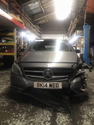 uszkodzony samochody osobowe Mercedes B-klasse B 180 CDI 2014/2