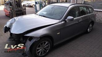 uszkodzony skutery BMW 3-serie 3 serie Touring (E91), Combi, 2004 / 2012 320d 16V Efficient Dynamics Edition 2012/2