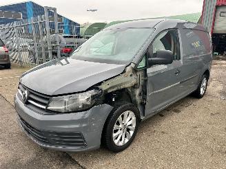 damaged passenger cars Volkswagen Caddy maxi 2.0 TDI 2018/2
