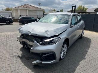 Salvage car BMW 1-serie i Advantage  DAB-Tuner ScheinLED 2021/5