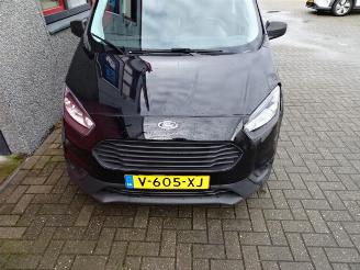 Ford Transit Courier 1.5 TDCI Ambiente AIRCO RIJDBARE SCHADE picture 11